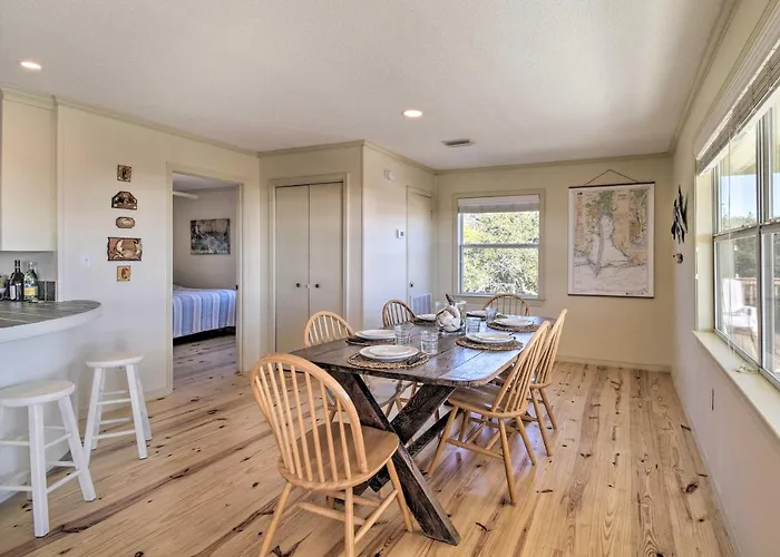 W/ Large Porch - View! Holiday home