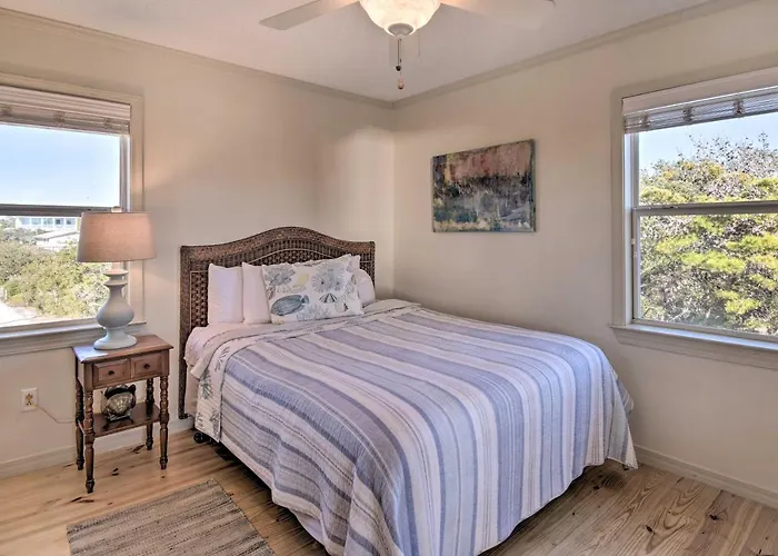W/ Large Porch - View!