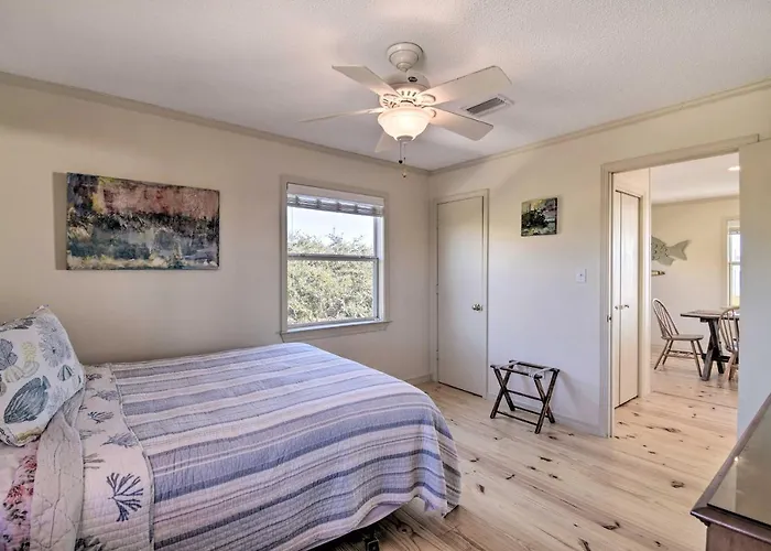 W/ Large Porch - View! Holiday home